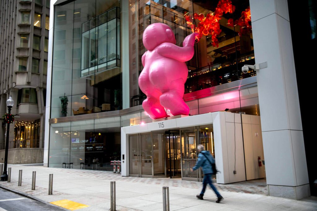 “Mr. Pink” Art Installation Adds Color and Whimsy to NYC’s Flatiron District