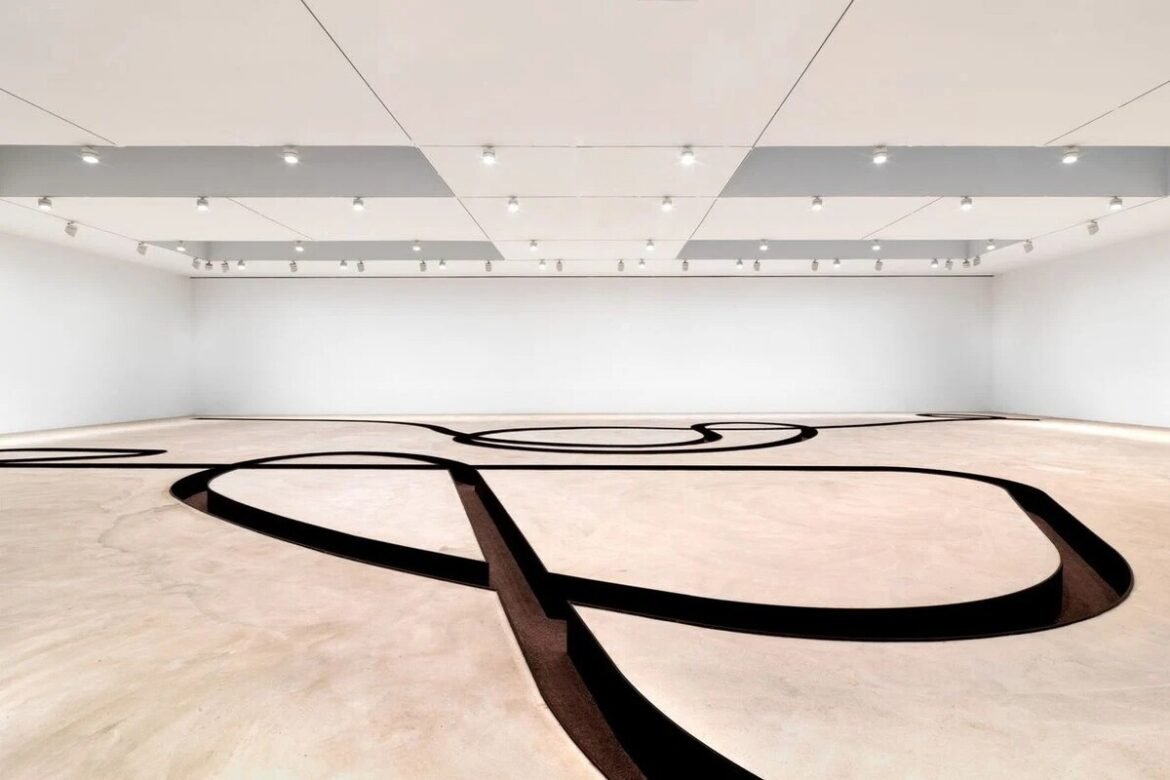 Pioneer of Land Art Michael Heizer Unveils New Sculptures at Gagosian New York