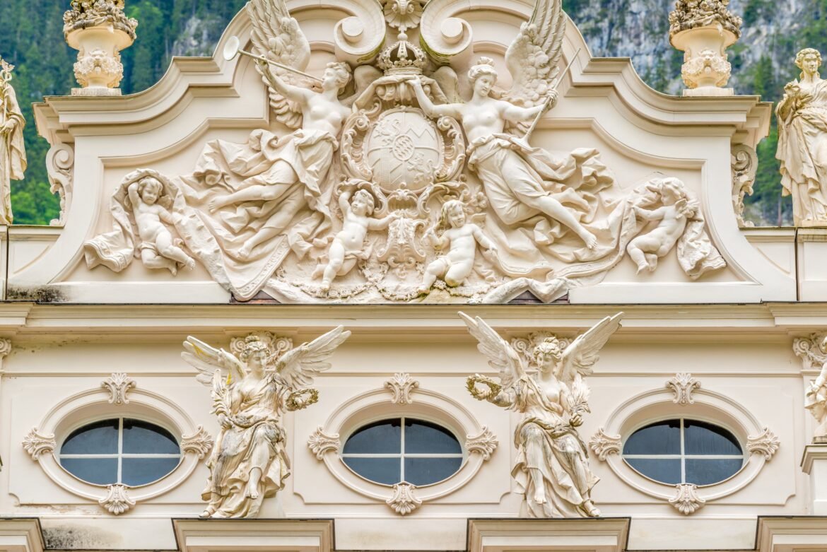 The "Baroque Revival" & Heavy Dimensional Relief